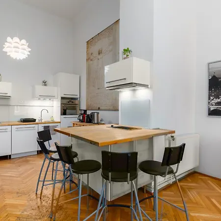 Broadway Near Opera Апартаменты *