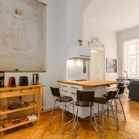 Broadway Near Opera * Будапешт