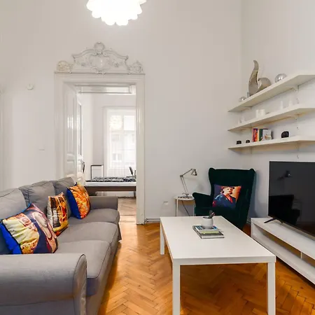 Broadway Near Opera Будапешт