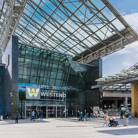 Broadway Near Opera * Будапешт