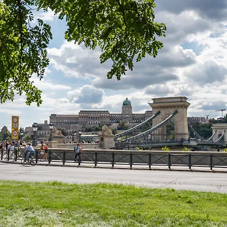 Broadway Near Opera Апартаменты