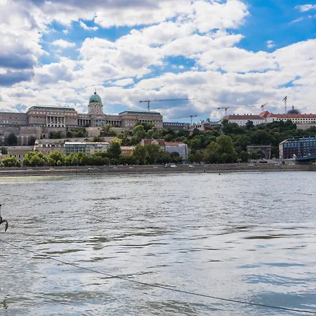 Апартаменты Broadway Near Opera