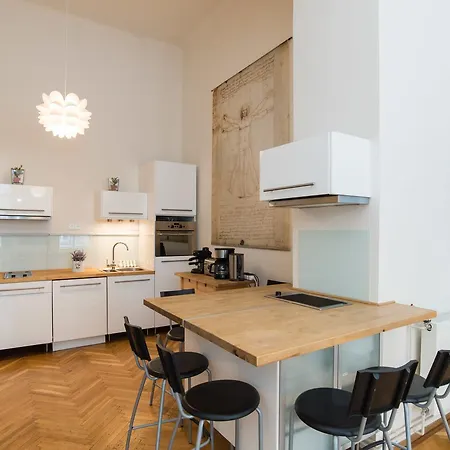 Broadway Near Opera Апартаменты *