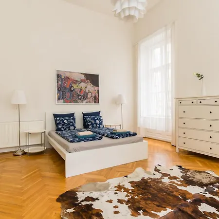 Broadway Near Opera Διαμέρισμα *