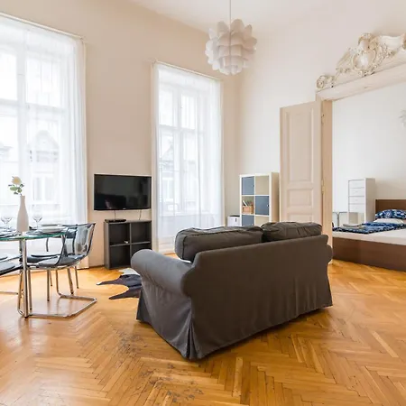 Broadway Apartment Budapest